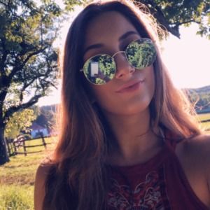 Meet your Posher, Claire olivia